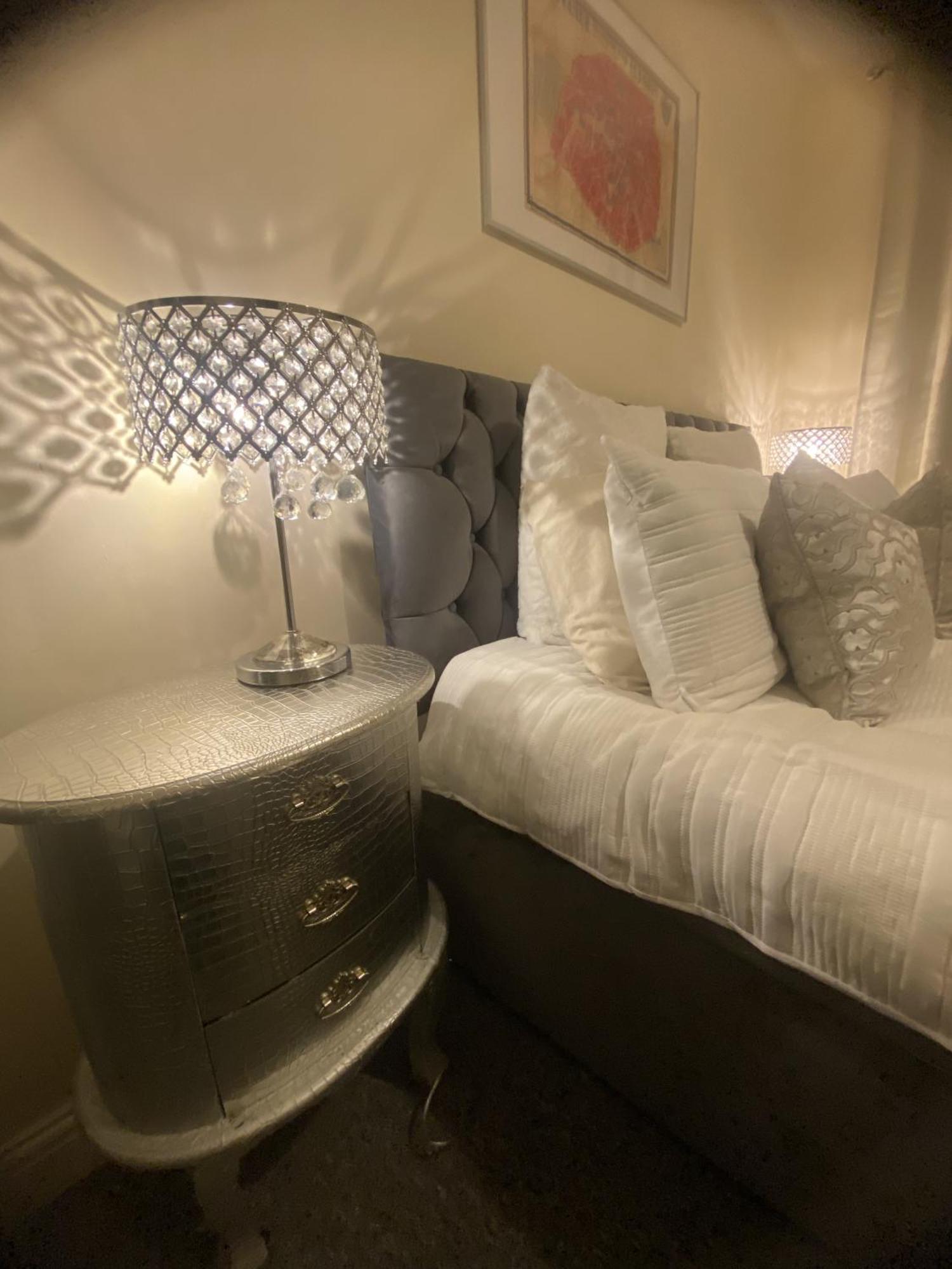 & Cosy Apartment In The Heart Of Stokes Croft Bristol Esterno foto